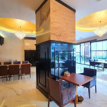 Serenity All-in Luxury Private アパート